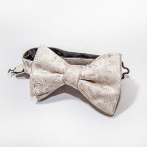 COUNTRESS MARA  Floral Light Beige Bowtie